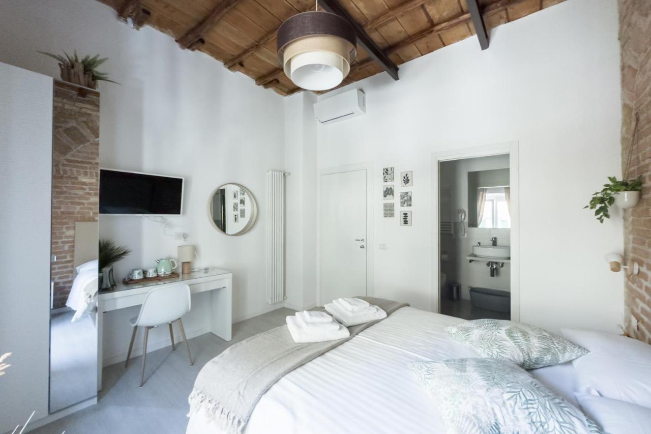 White Ostilia Apartment *