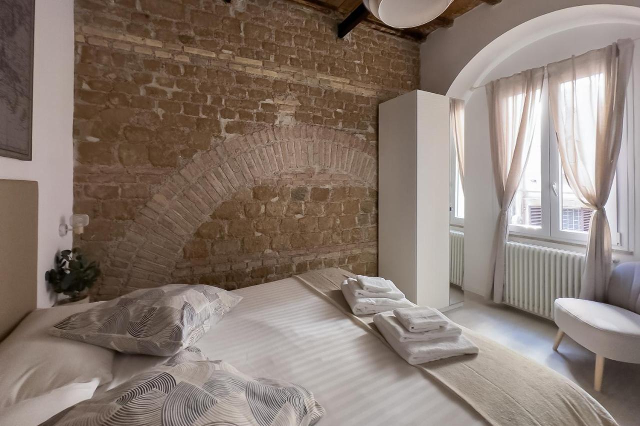 White Ostilia Apartment *