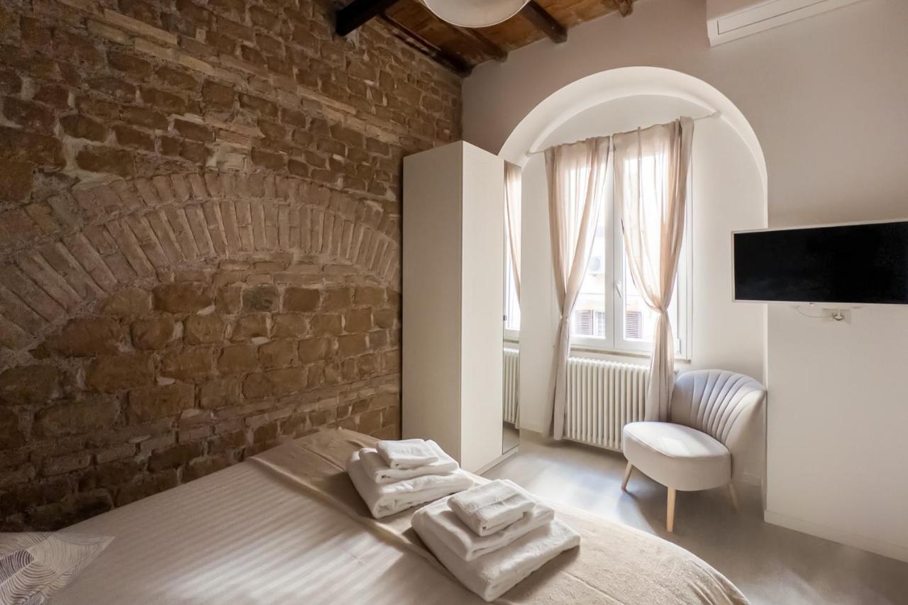 Apartment White Ostilia Rome