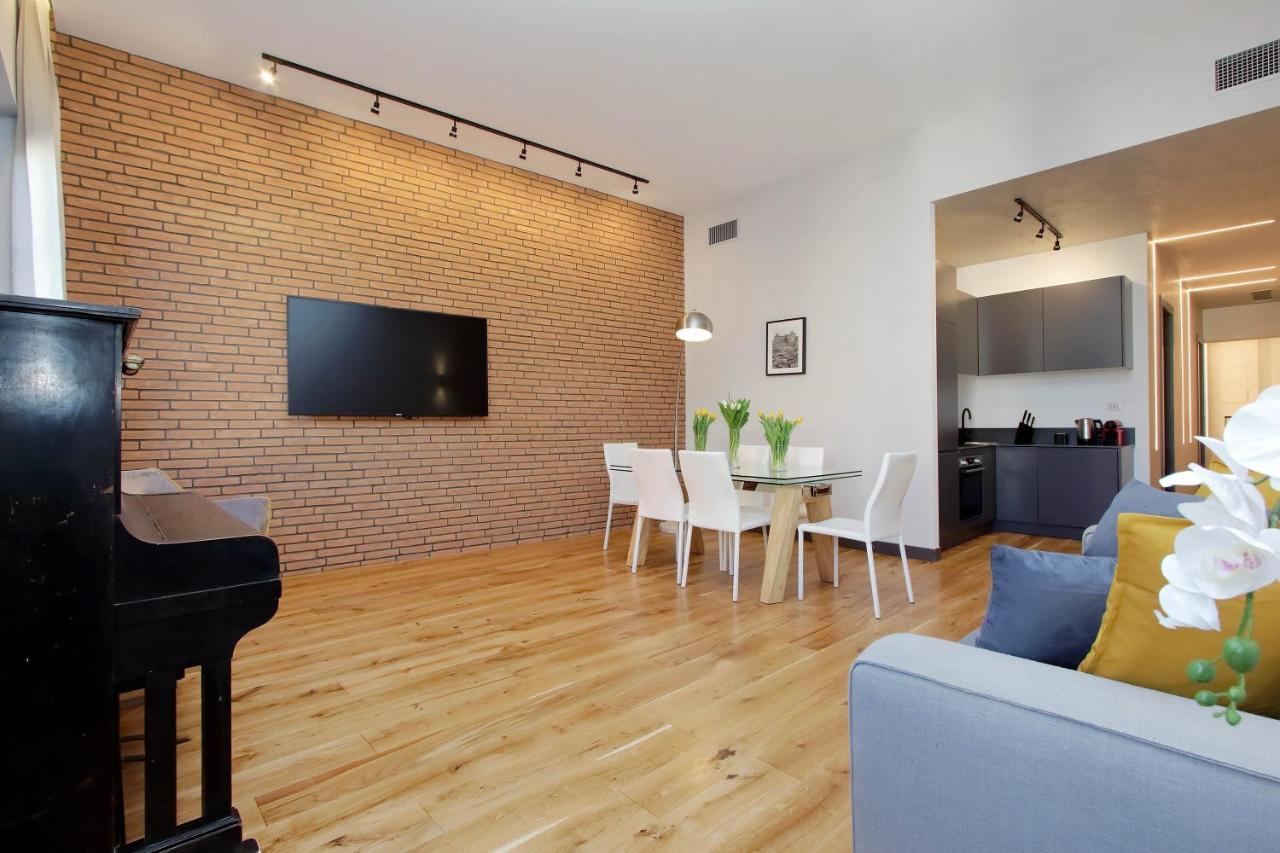 Eve Monti Penthouse *