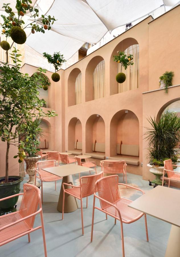 Leon's Place In Hotel 4*
