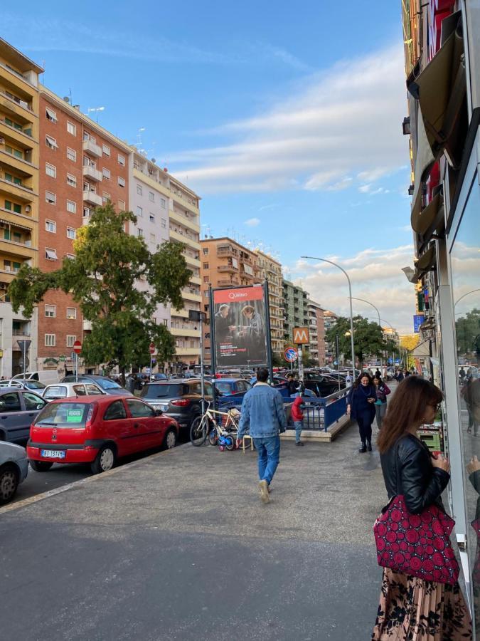 Luminoso Monolocale A 2 Passi Dalla Metro A Apartamento *