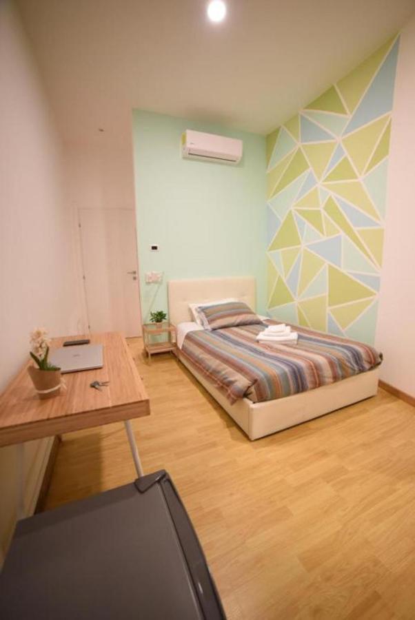 Alloggi Costantini Metro Battistini Guest house