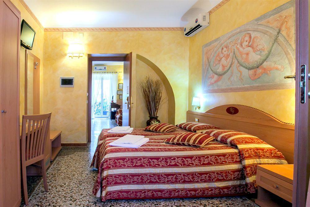 Legends Hostel *