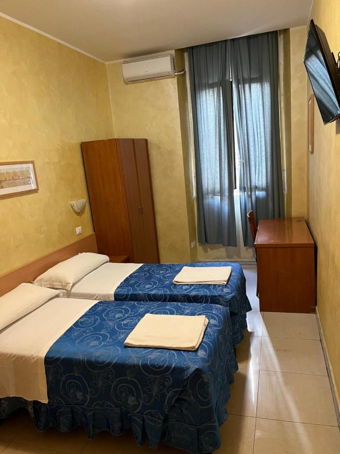 Hotel Tokyo *