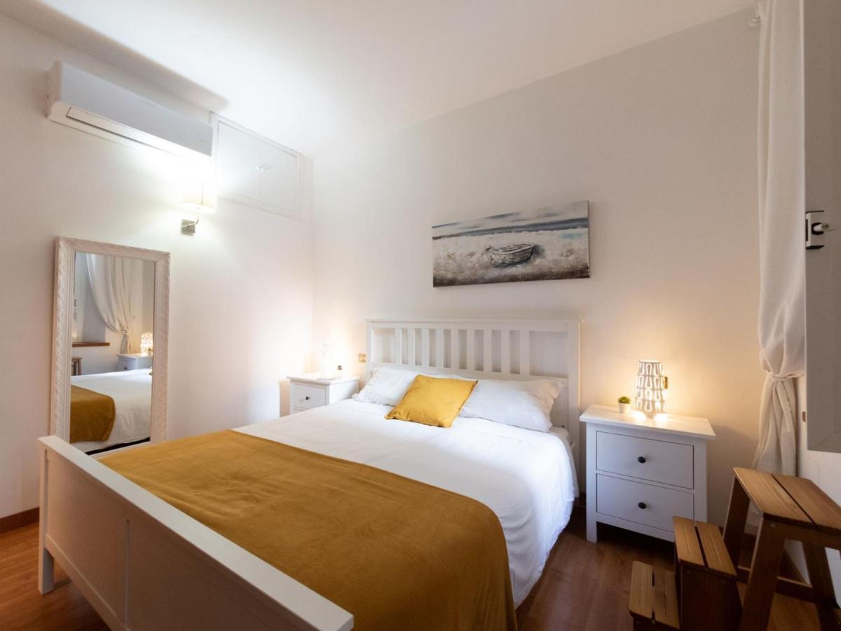 The Rent - Stylish One-bedroom In Piazza Barberini Apartment
