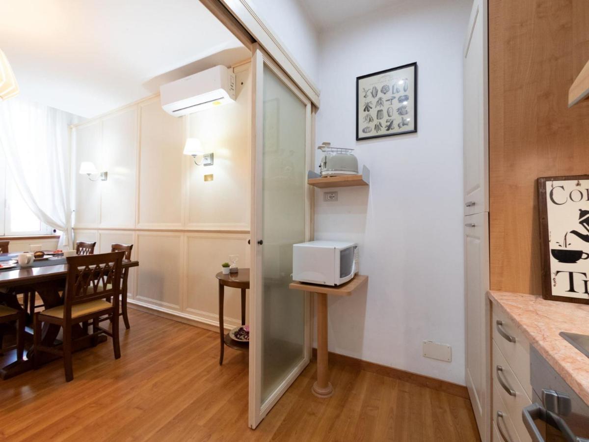 The Rent - Stylish One-bedroom In Piazza Barberini Apartment