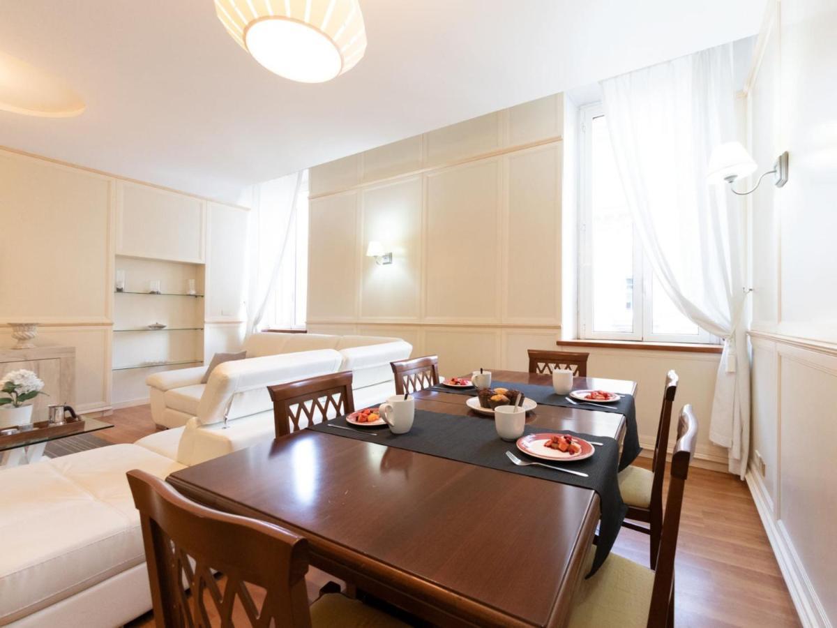 The Rent - Stylish One-bedroom In Piazza Barberini Apartment