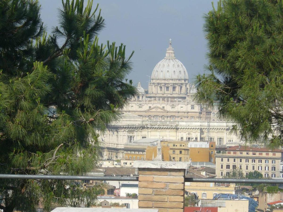 Apartment Spanish Steps View