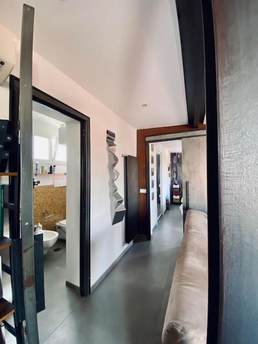 Industrial Loft Nella Periferia Di Appartamento Roma