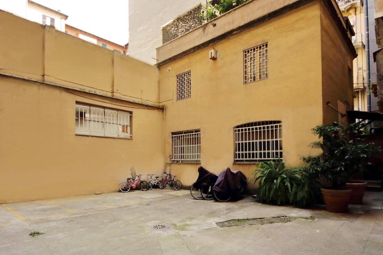 Castro Pretorio Suite: Retreat Near Termini Apartment Rome