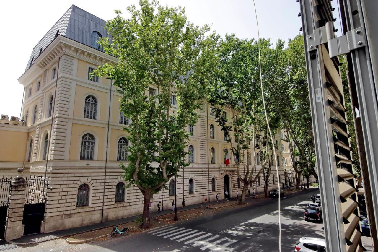Apartment Castro Pretorio Suite: Retreat Near Termini