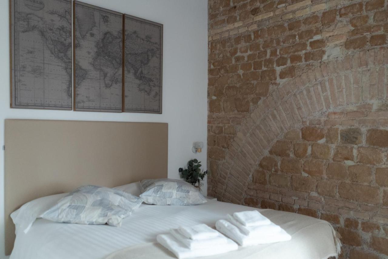 White Ostilia Apartment *
