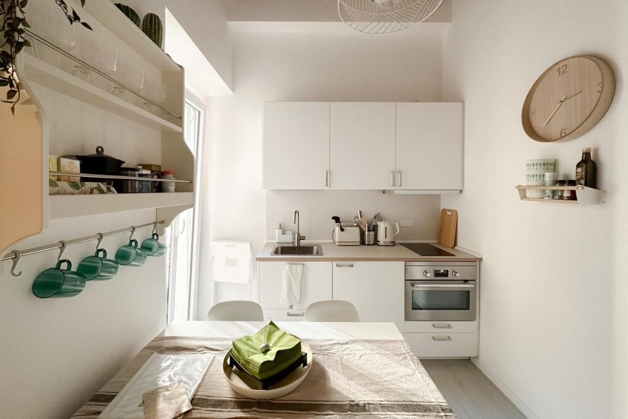Apartment White Ostilia Rome