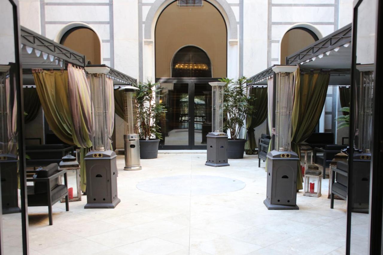 Th - Carpegna Palace