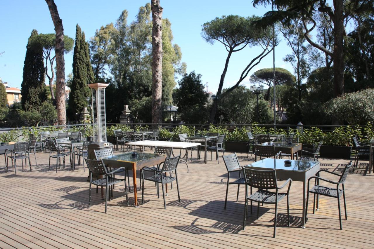 Th - Carpegna Palace Hotel 4*