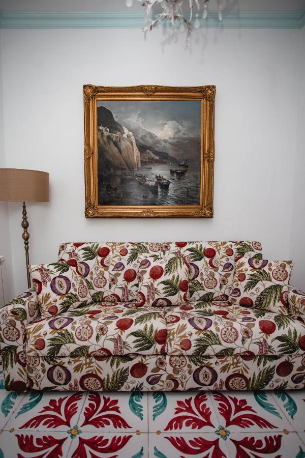 Delfini Trevi House *