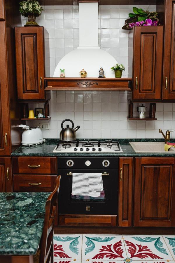 Delfini Trevi House * Rome