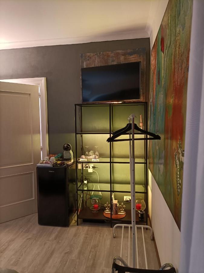 Contemporary Art By Spanish Step * Rome
