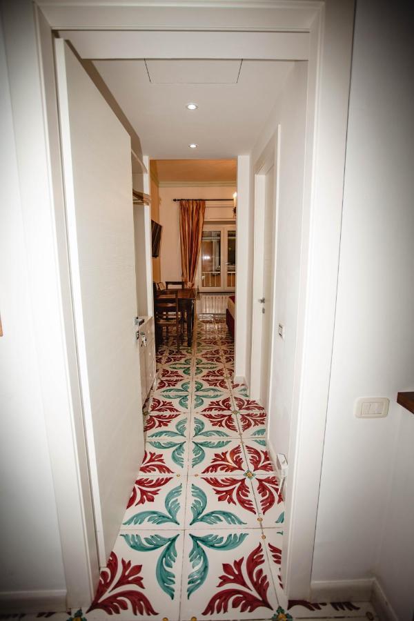 Delfini Trevi House *