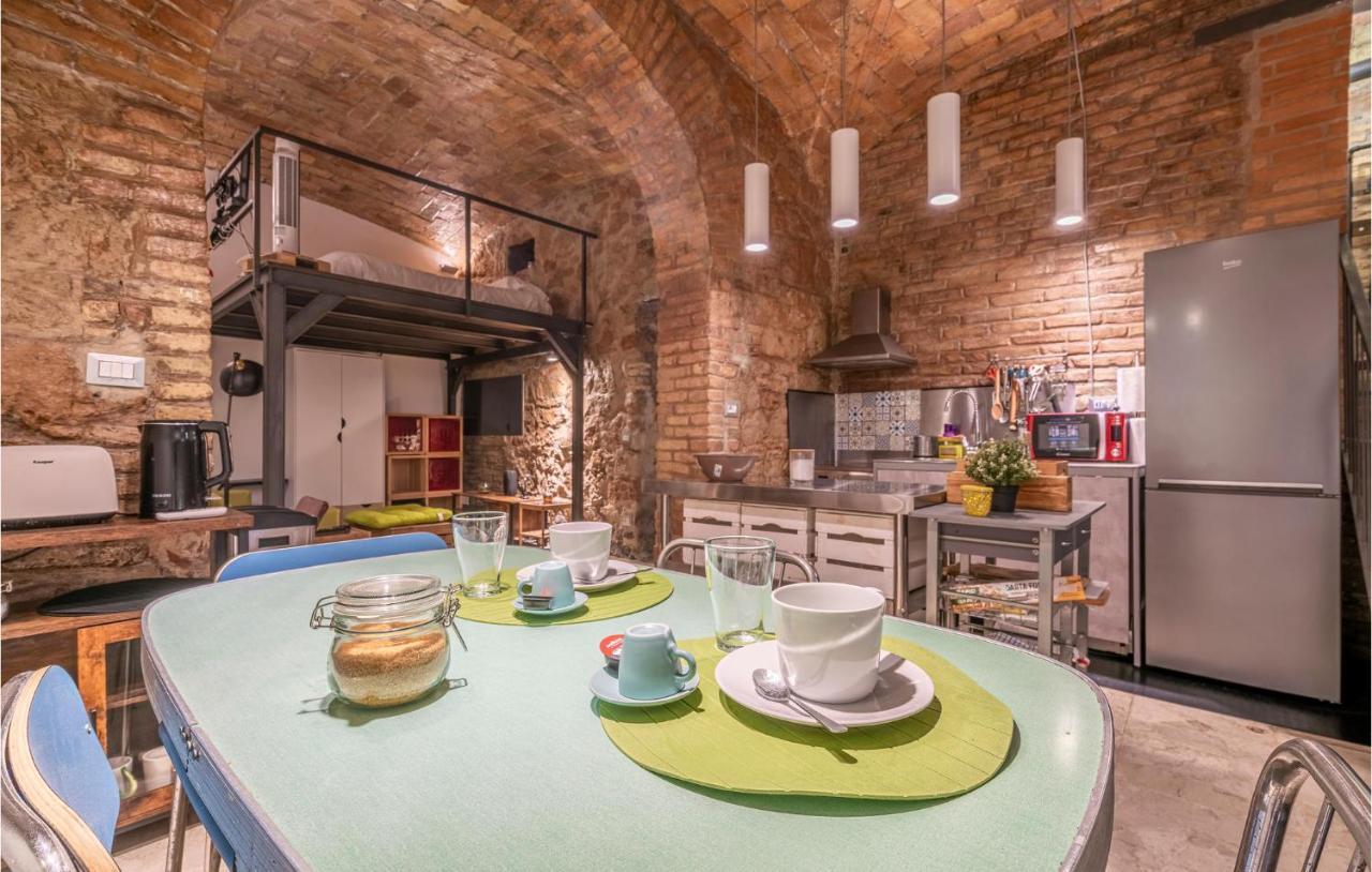 Amazing In With Kitchenette *