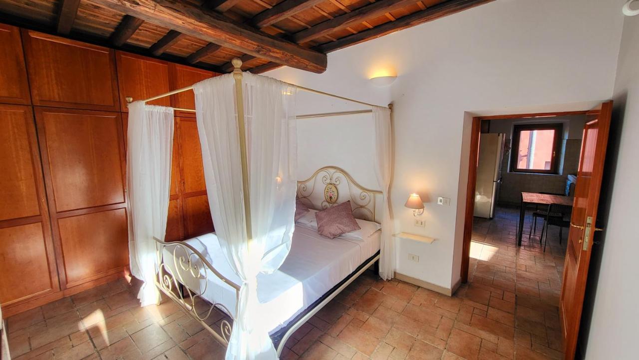 Grottini Charme Penthouse ~ Historic Center Apartment Rome