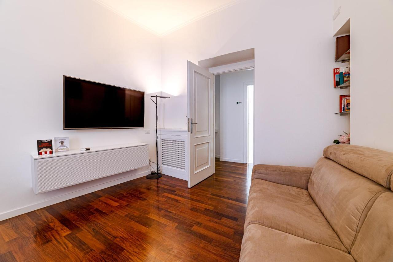 Saint Peter House Station Apartment *