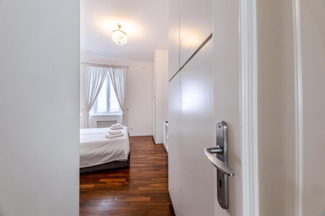 Saint Peter House Station Apartment