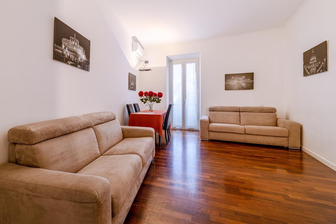Saint Peter House Station Apartment