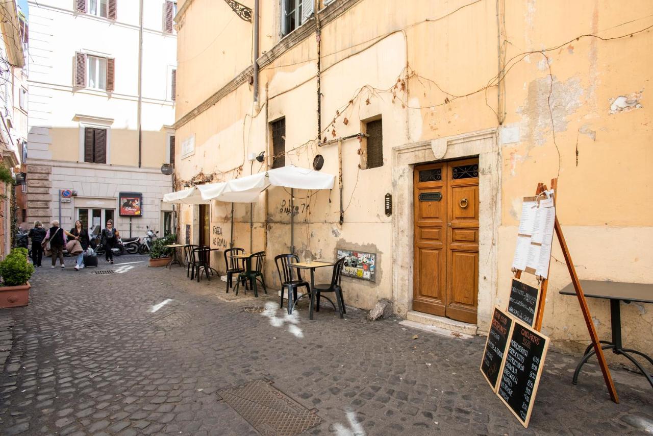 Savelli Attic Apartment Rome