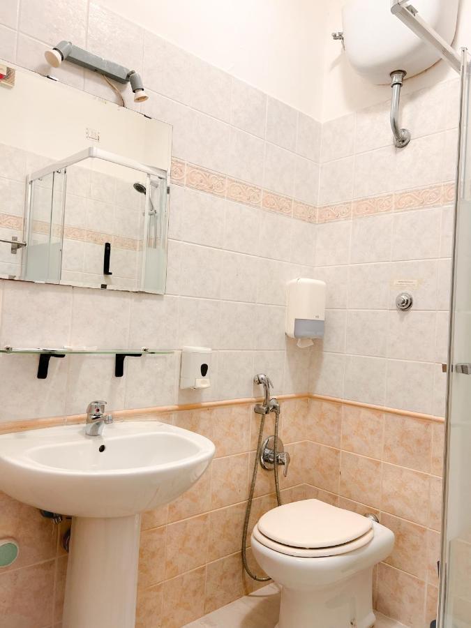 Alius And Freerome Hotel 2*