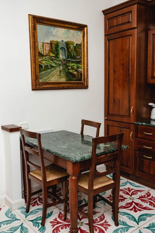 Delfini Trevi House