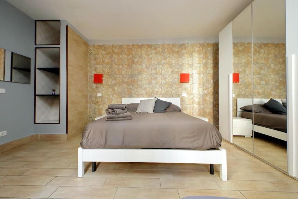 Vatican Flat Spacious Cozy With Court