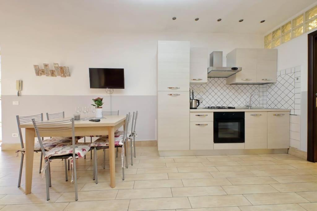 Vatican Flat Spacious Cozy With Court Appartement *