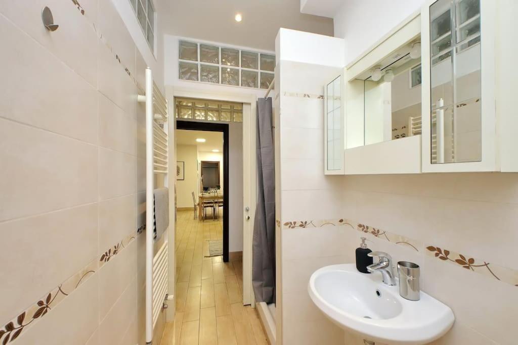 Apartment Vatican Flat Spacious Cozy With Court Rome