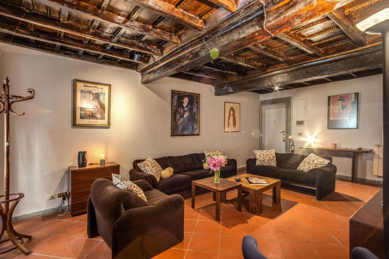 Cartari Apartment Rome