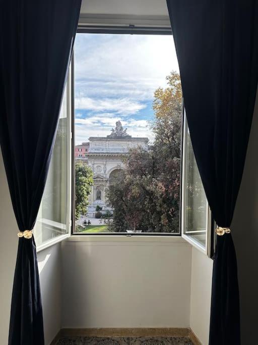A Un Passo Dal Colosseo Apartment *