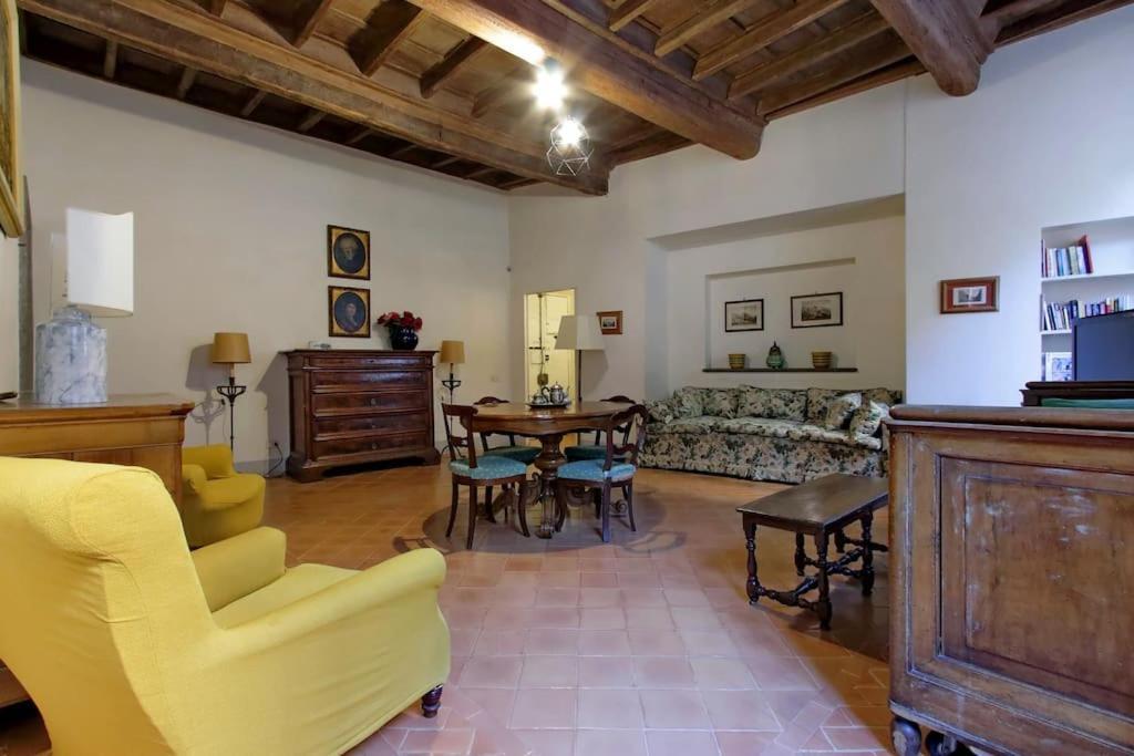 Navona Elegant Two Bedroom Apartment