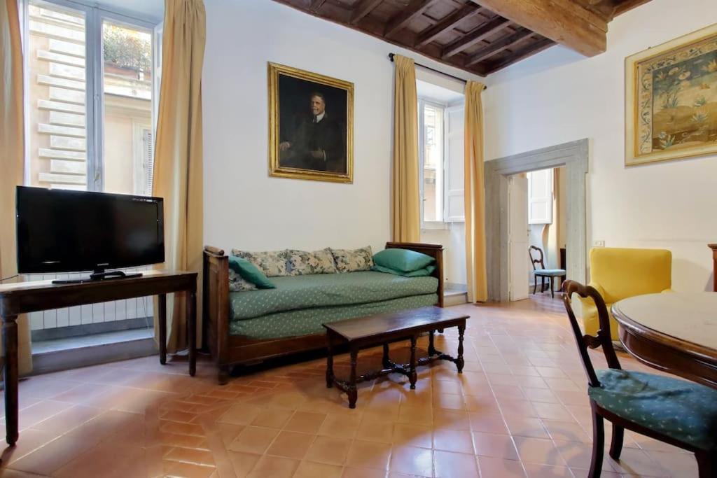 Navona Elegant Two Bedroom Apartment