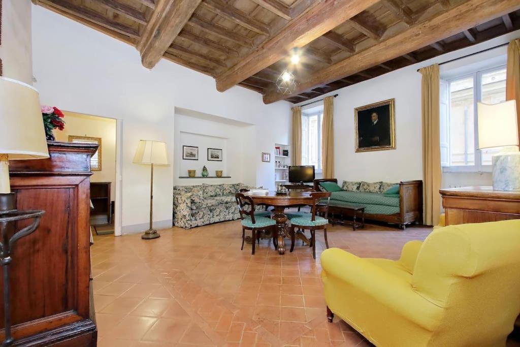 Navona Elegant Two Bedroom Apartment *