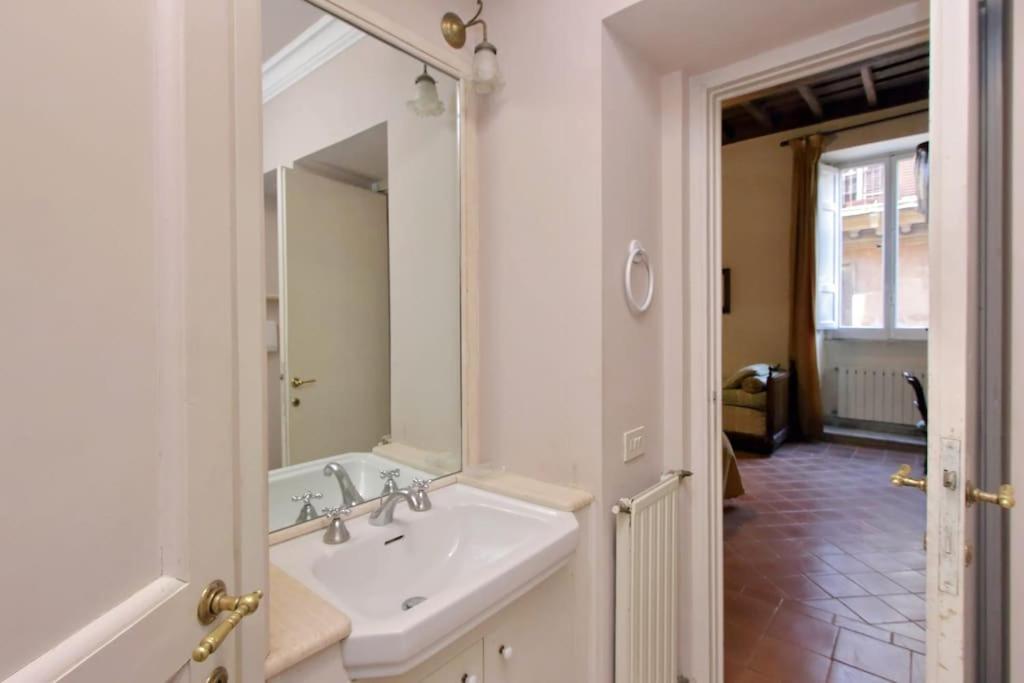 Navona Elegant Two Bedroom Rome