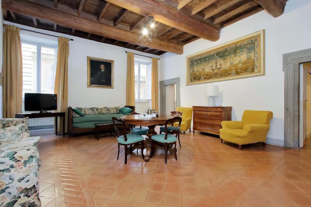 Apartment Navona Elegant Two Bedroom *