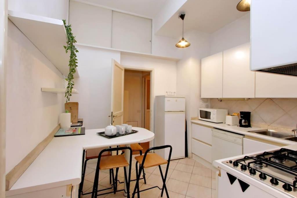 Navona Elegant Two Bedroom Apartment *