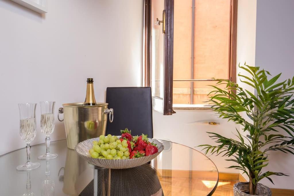 Girolamo's Jacuzzi Place Appartement *