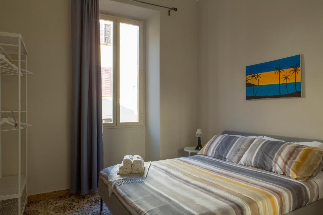 A Un Passo Dal Colosseo Apartment *