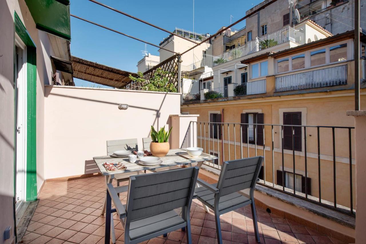 Urbana Rooftop Apartment