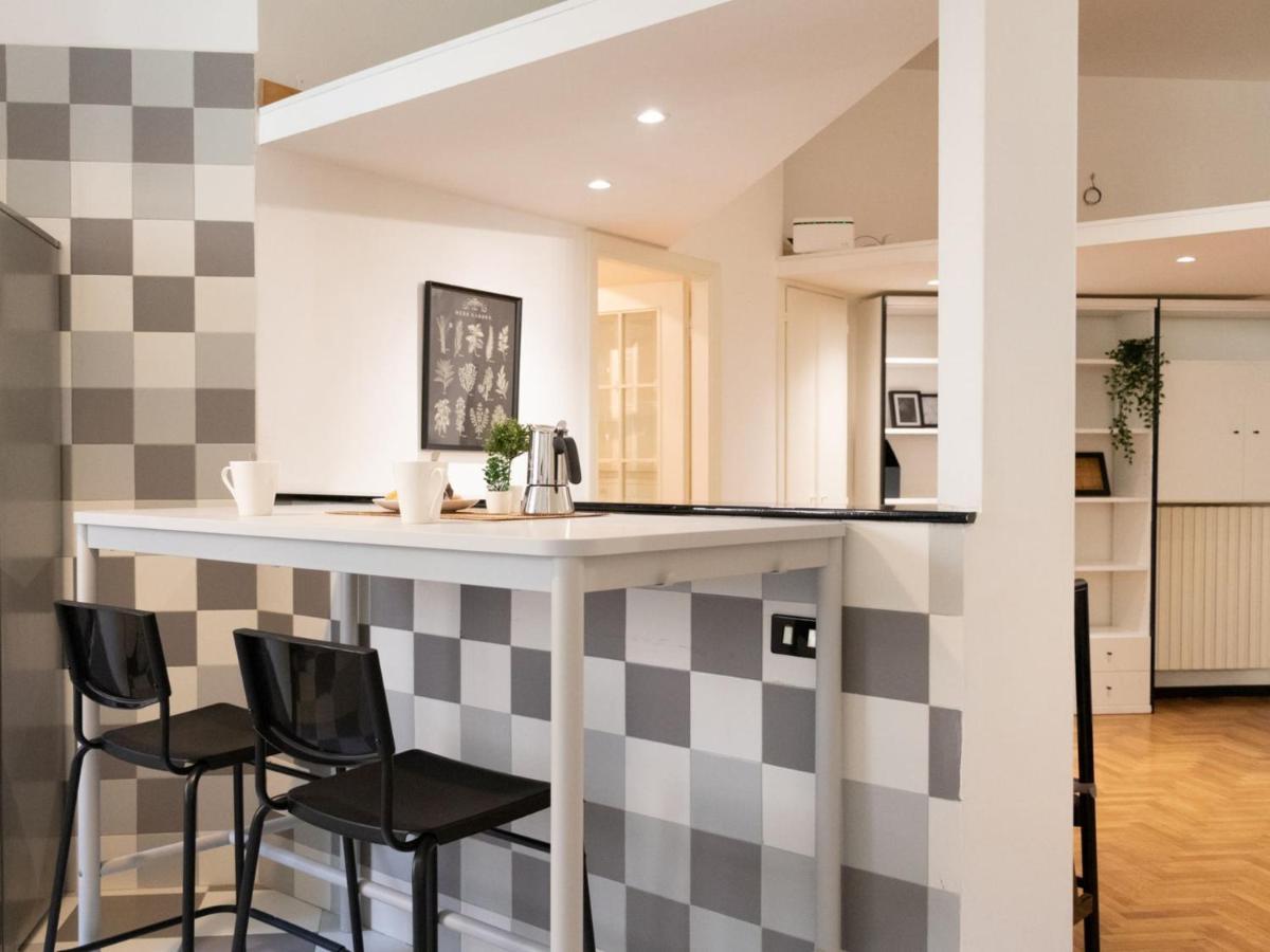 The Rent - Modern One-bedroom In Trastevere Apartment *