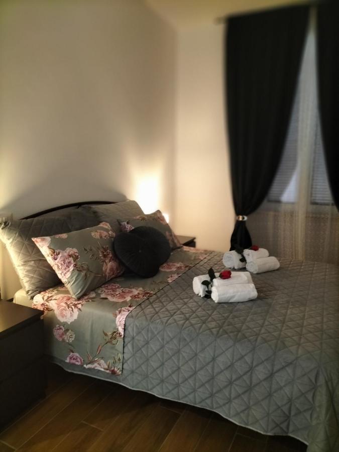 Red Roses Domus Apartamento *