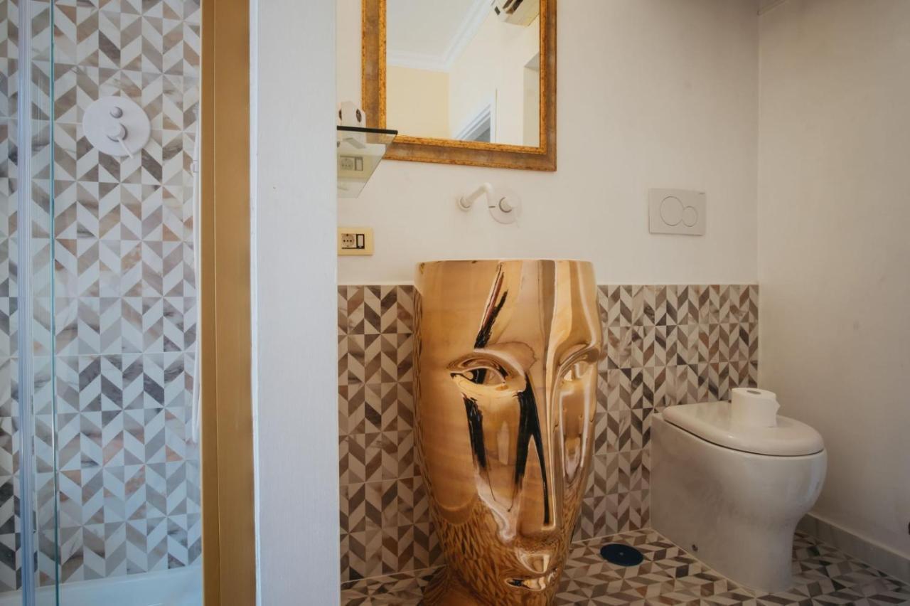 Trevi &