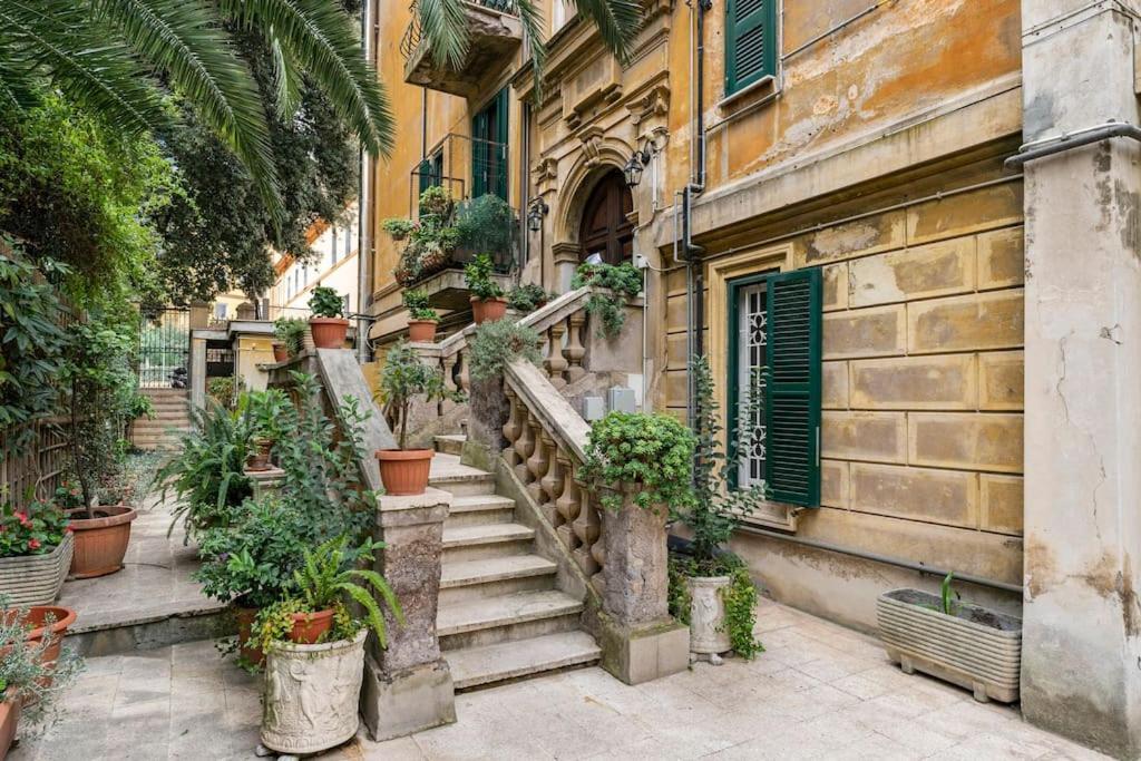 Walking To Trastevere Di Marialaura Aragno Rome